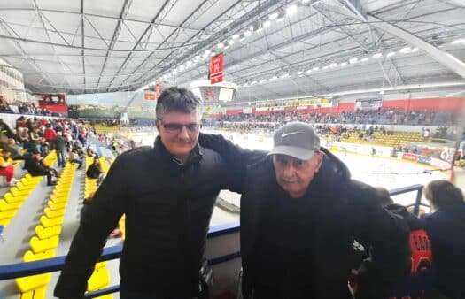 Klienti SeniorCentra Šanov vyrazili na hokejový zápas